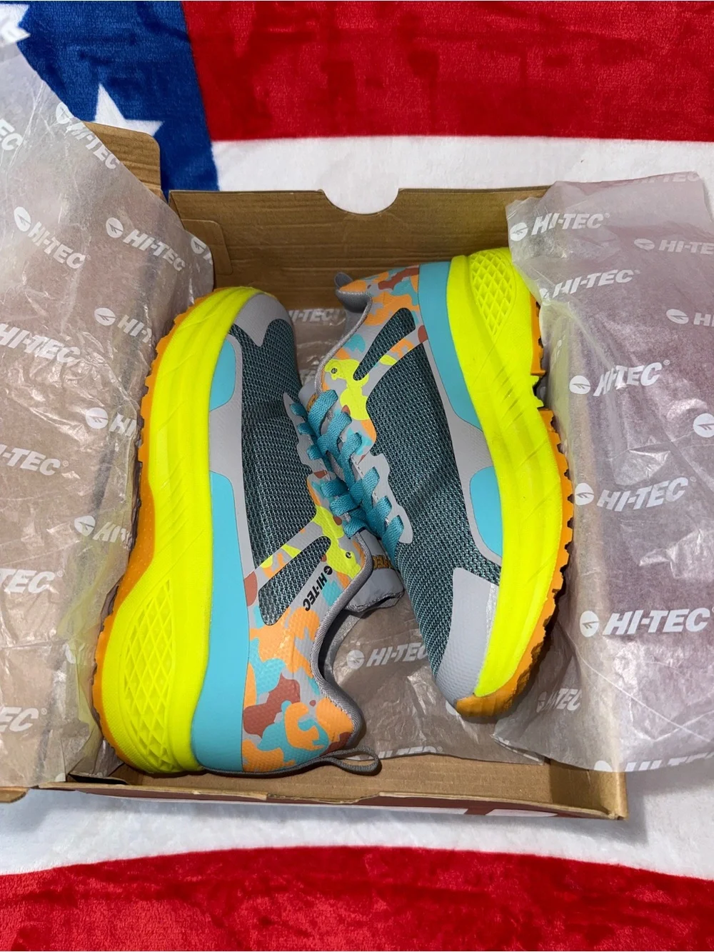Hi-Tec Boys 5.5 or Girls 7 Gray Blue Neon Yellow Athletic Basketball Sneakers